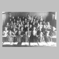 105-0092 Die Klasse mit Fraeulein Skorupowski 1928.jpg